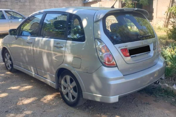 Makina ne shitje ne Tirane - 2,800 Euro