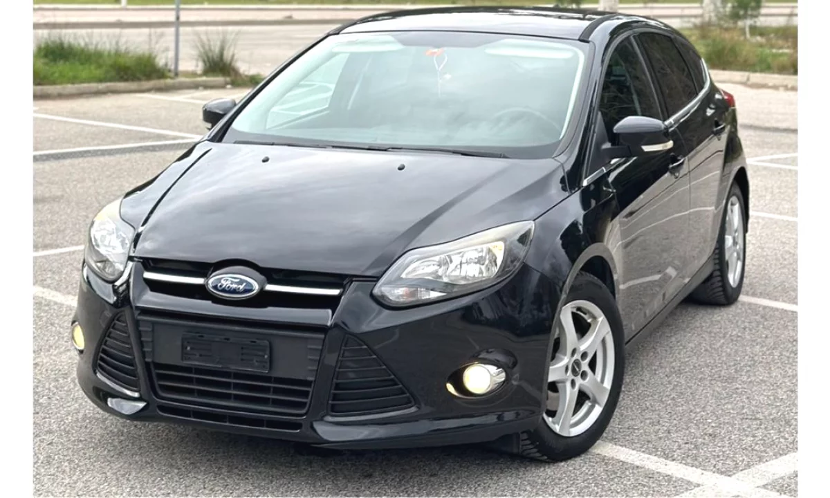 Makina ne shitje ne Tirane, Ford, 2011 Benzine,Kambio Manual Pagesa 4,200  Euro.