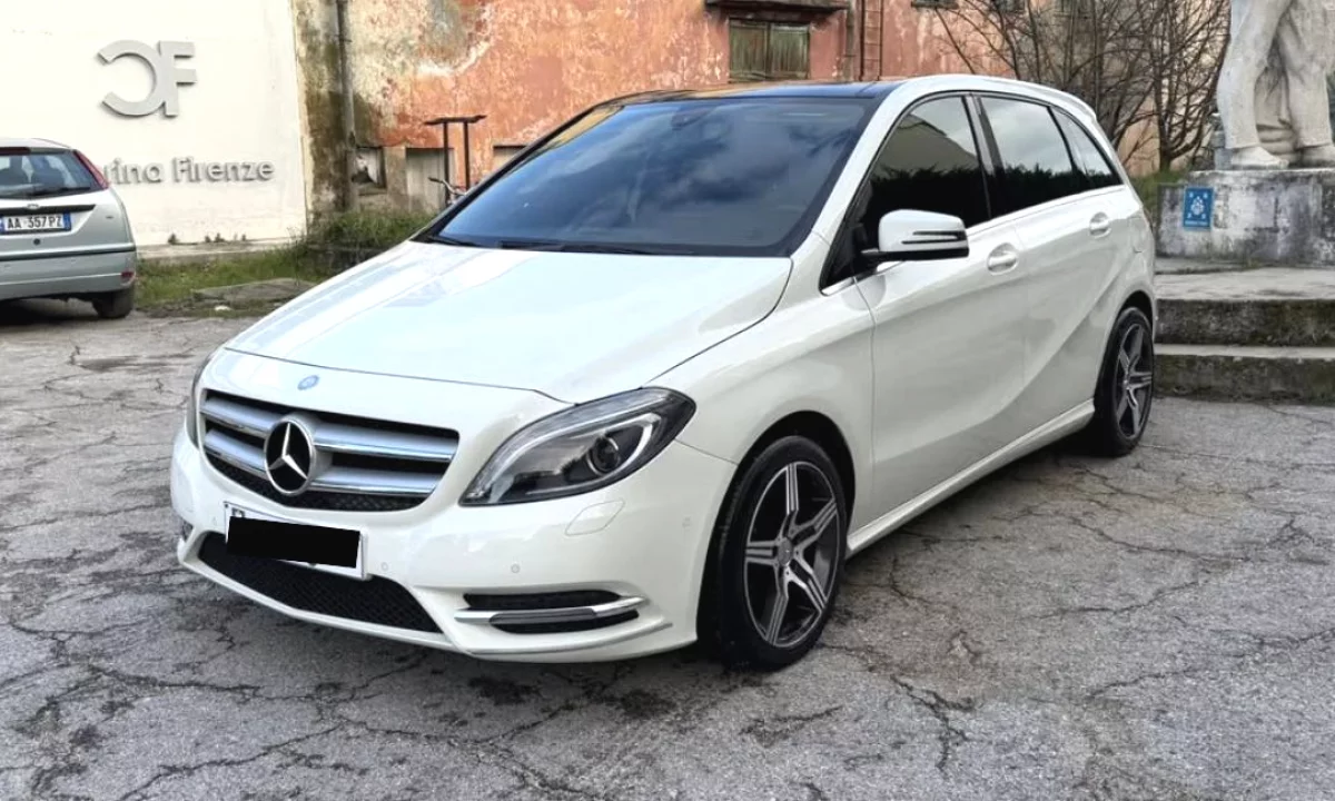 Makina ne shitje ne Tirane, Mercedes-Benz, 2013 Diesel,Kambio Automatik Pagesa 7,800  Euro.