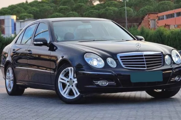 Makina ne shitje ne Tirane - 7,000 Euro