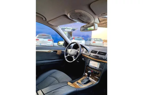 Makina ne shitje ne Tirane - 7,000 Euro