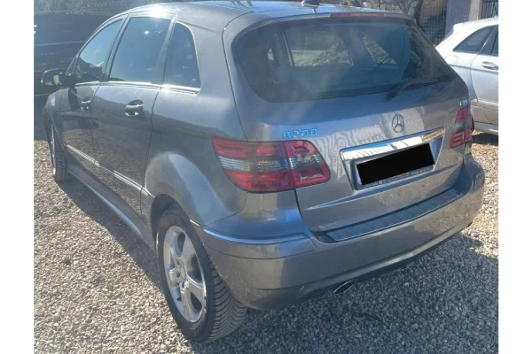 Makina ne shitje ne Tirane - 5,000 Euro