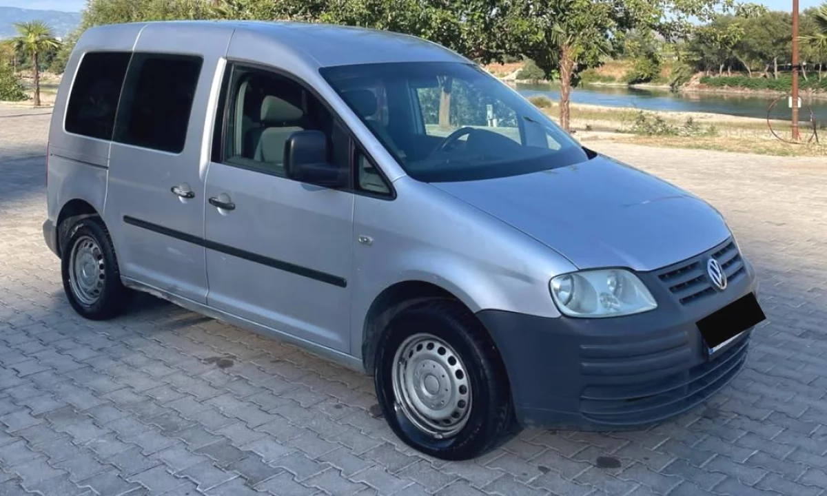 Makina ne shitje ne Shkoder, Volkswagen, 2004 Diesel,Kambio Manual Pagesa 4,200  Euro.