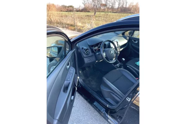 Makina ne shitje ne Prishtine - 5,500 Euro