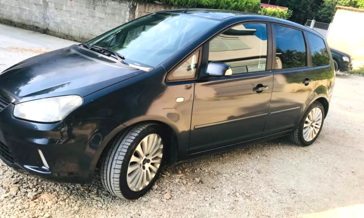 Auto in Vendita a Berat, Ford, 2008 Diesel,Kambio Manual Pagamento 2,800  Euro.
