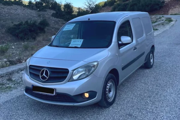 Makina ne shitje ne Tirane - 6,000 Euro