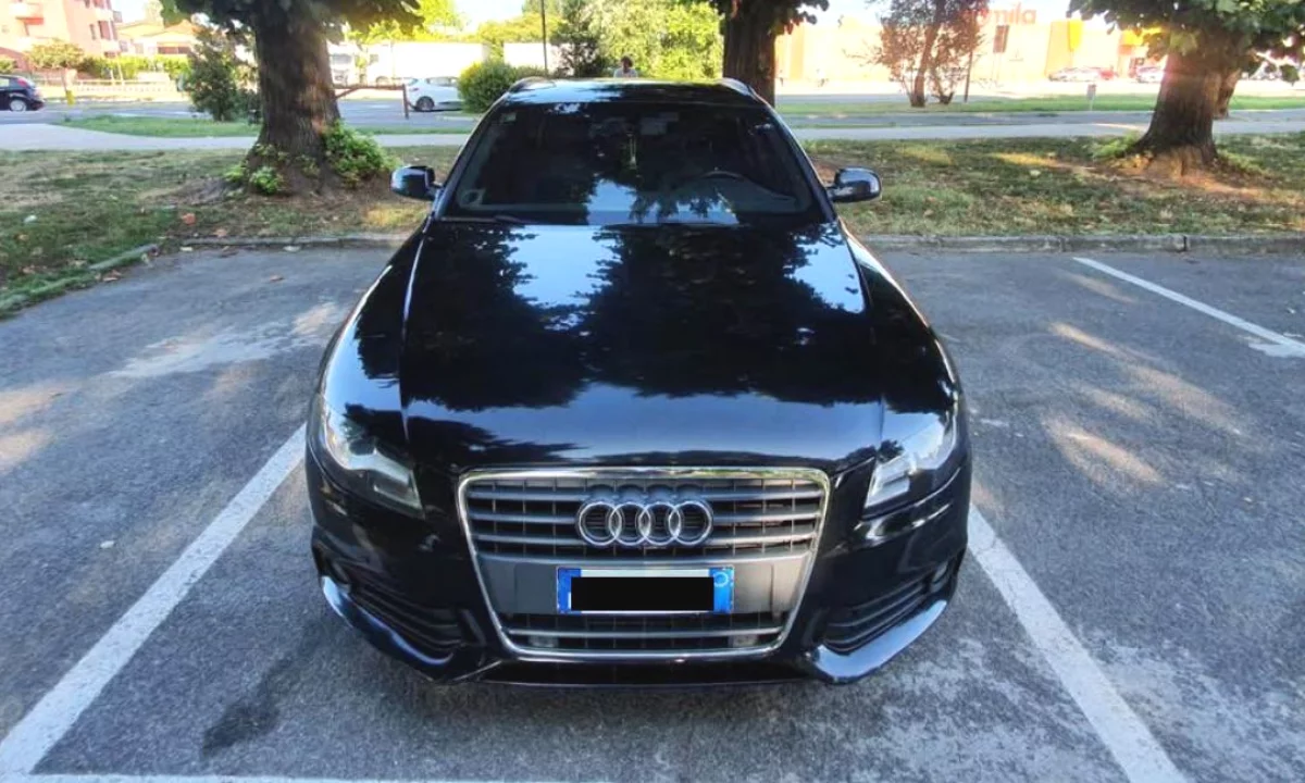 Makina ne shitje ne Tirane, Audi, 2011 Diesel,Kambio Automatik Pagesa 7,800  Euro.