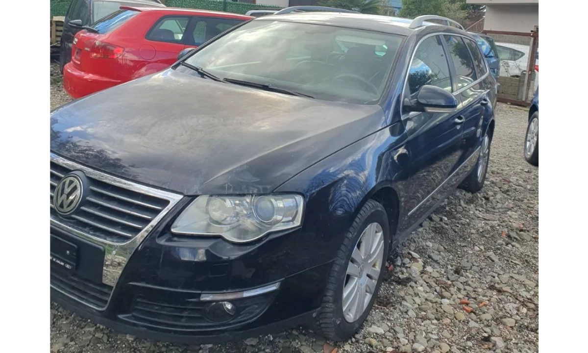 Makina ne shitje ne Tirane, Volkswagen, 2006 Diesel,Kambio Automatik Pagesa 3,800  Euro.