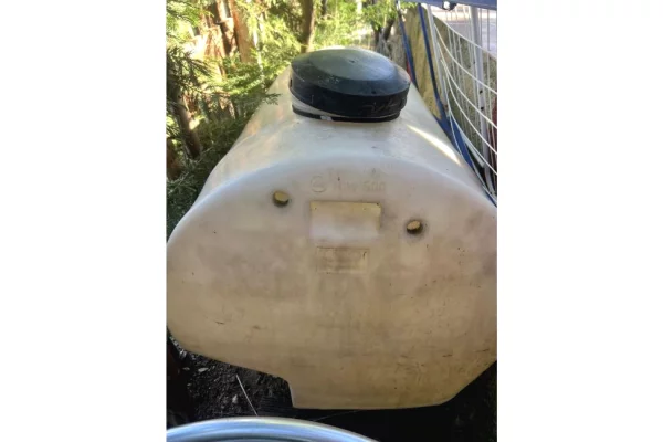 Different articles a Tirana - 7,000 Leke