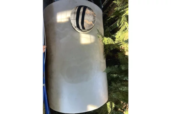 Different articles a Tirana - 7,000 Leke