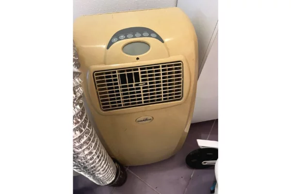 Different articles a Tirana - 8,000 Leke