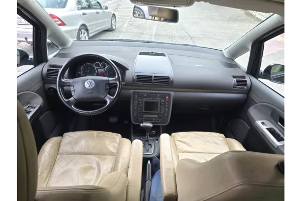 Makina ne shitje ne Tirane - 3,300 Euro