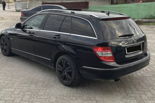 Makina ne shitje ne Tirane - 4,400 Euro