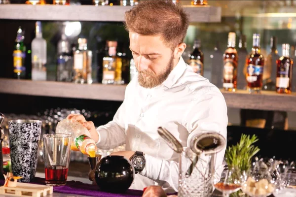 Njoftime Pune per Kamarier/e, Banakier/e ne Tirane