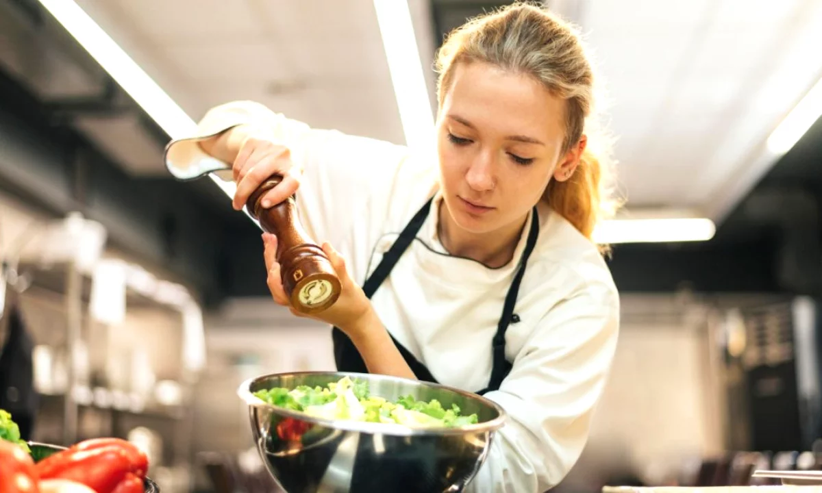 Njoftime Pune ne Tirane, Profesioni Sallatiere , Fillestar/Pak eksperience, Pagesa Me Marreveshje.