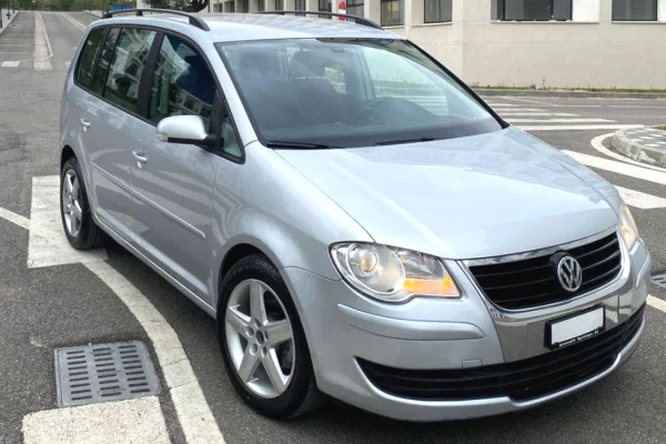 Makina ne shitje ne Tirane - 4,800 Euro