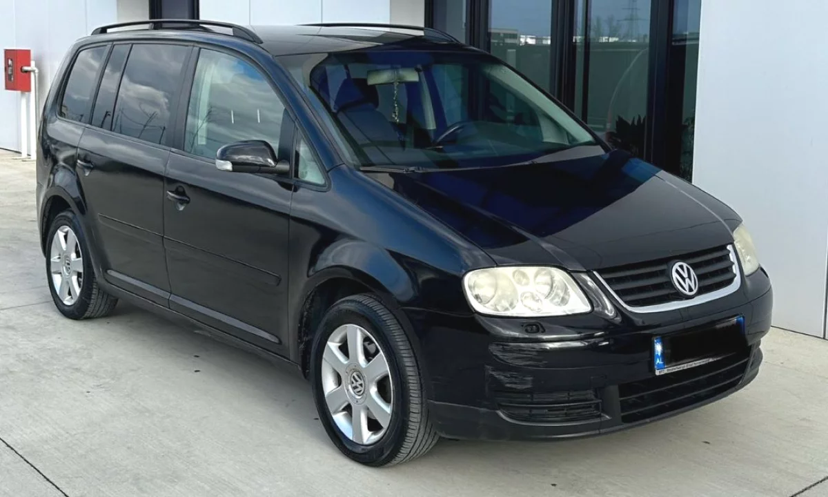Makina ne shitje ne Tirane, Volkswagen, 2006 Diesel,Kambio Manual Pagesa 2,800  Euro.