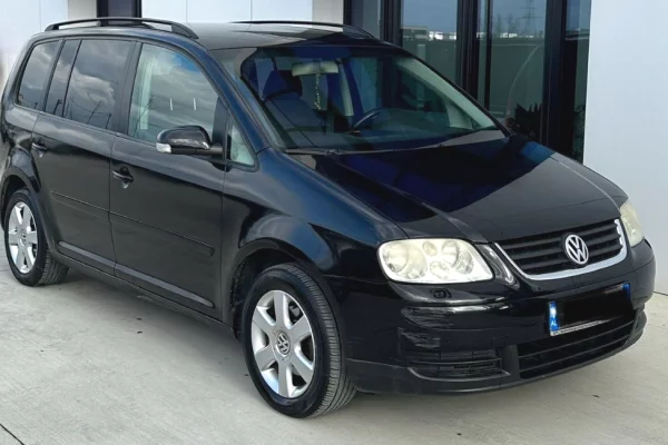 Makina ne shitje ne Tirane - 2,800 Euro