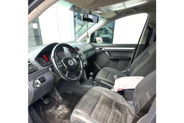 Makina ne shitje ne Tirane - 2,800 Euro