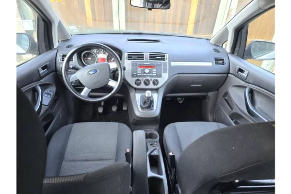 Makina ne shitje ne Tirane - 2,900 Euro