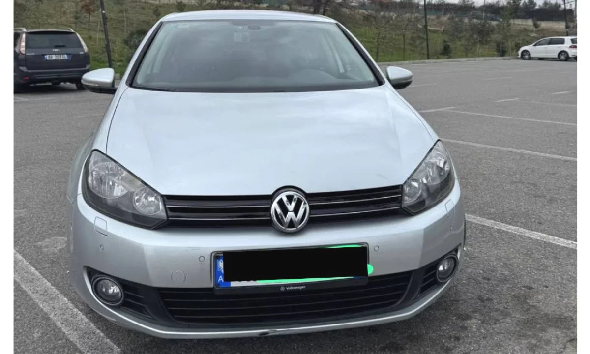 Makina ne shitje ne Tirane, Volkswagen, 2011 Diesel,Kambio Automatik Pagesa 6,500  Euro.