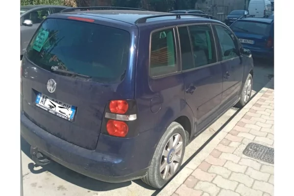 Makina ne shitje ne Tirane - 3,900 Euro