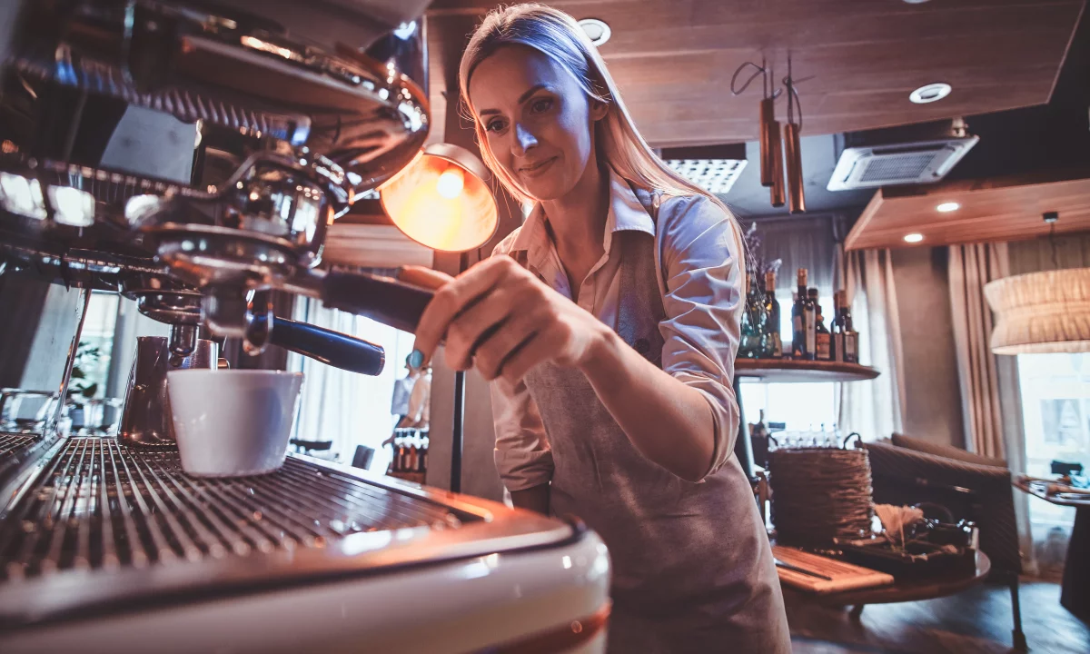 Offerte di lavoro a Tirana, Profession Banakiere , Principiante/Poca esperienza, Pagamento Trattabile.