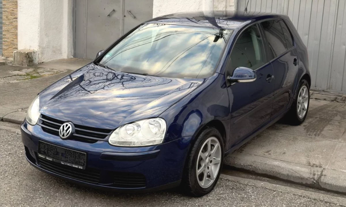 Makina ne shitje ne Tirane, Volkswagen, 2005 Diesel,Kambio Automatik Pagesa 4,500  Euro.