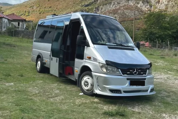 Makina ne shitje ne Gjirokaster - 10,000 Euro