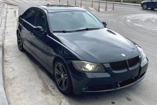 Makina ne shitje ne Tirane - 3,500 Euro