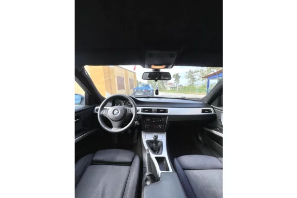 Makina ne shitje ne Tirane - 3,500 Euro