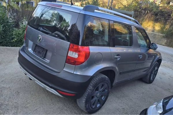 Makina ne shitje ne Tirane - 4,300 Euro