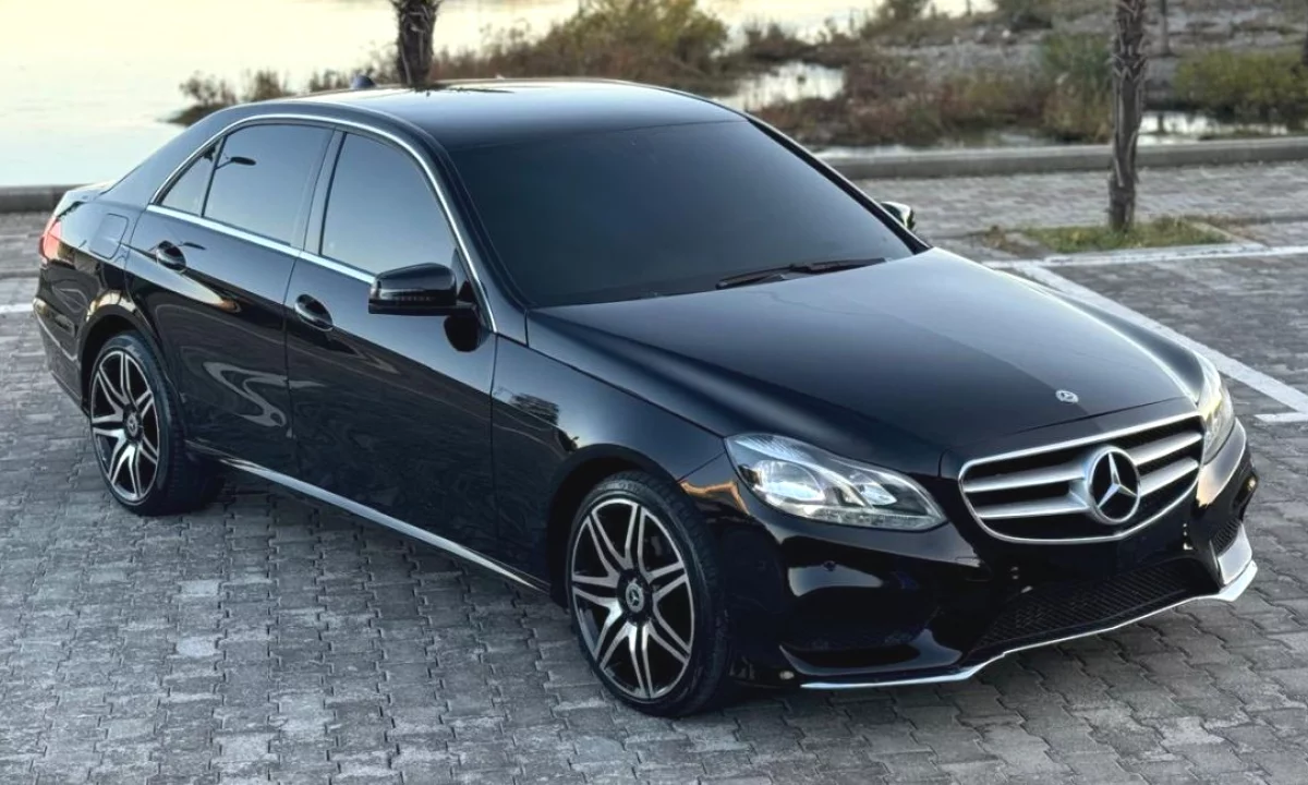 Makina ne shitje ne Tirane, Mercedes-Benz, 2015 Diesel,Kambio Automatik Pagesa 12,500  Euro.