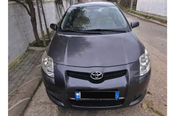 Makina ne shitje ne Tirane - 3,900 Euro