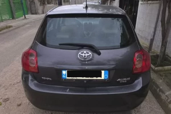 Makina ne shitje ne Tirane - 3,900 Euro
