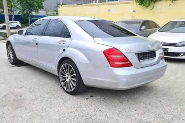 Makina ne shitje ne Tirane - 7,800 Euro