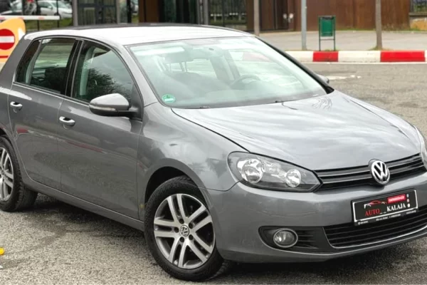 Makina ne shitje ne Tirane - 4,800 Euro