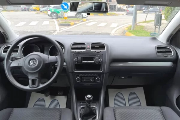 Makina ne shitje ne Tirane - 4,800 Euro