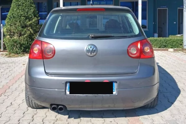 Makina ne shitje ne Tirane - 3,900 Euro