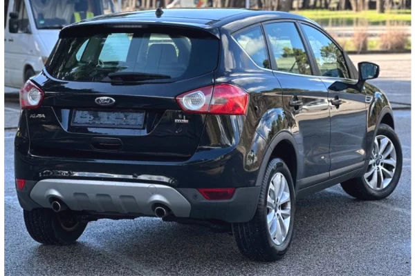 Makina ne shitje ne Tirane - 6,500 Euro