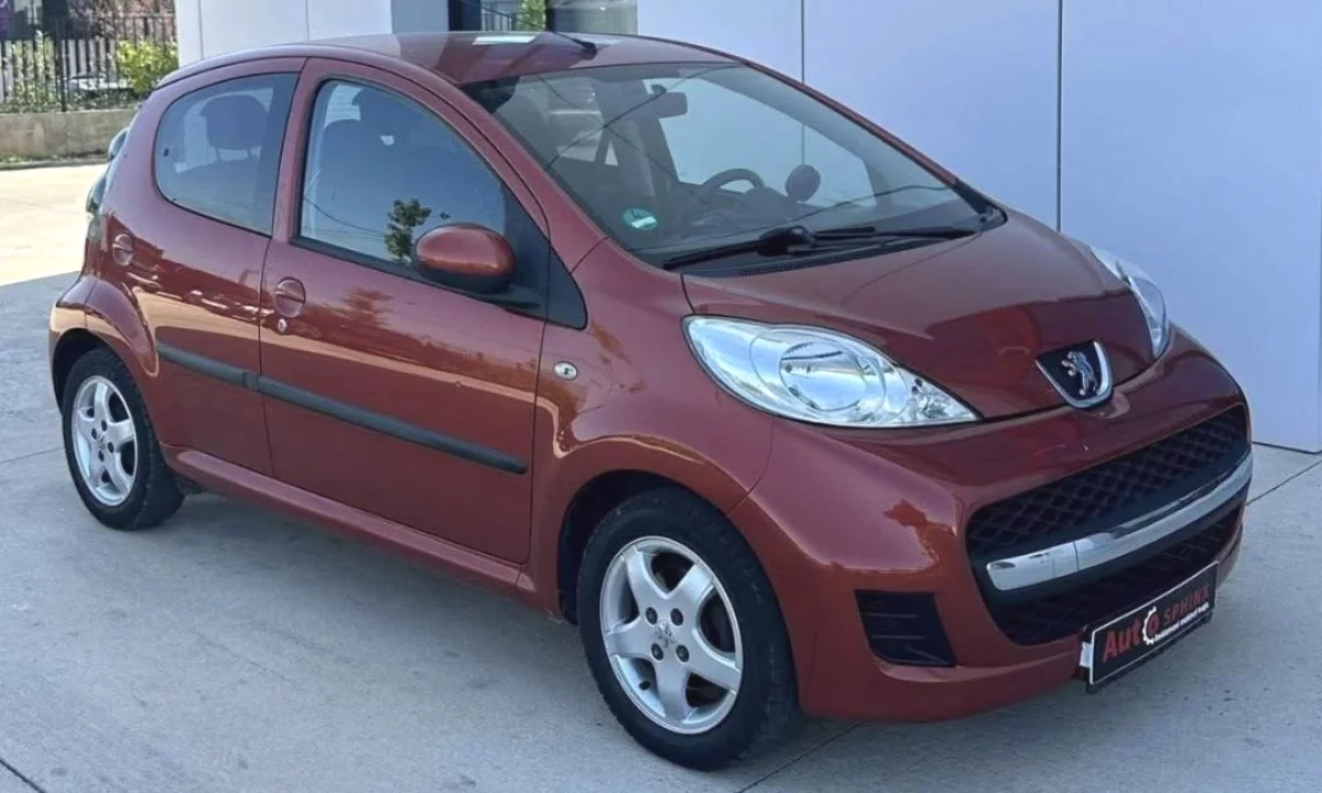 Makina ne shitje ne Tirane, Peugeot, 2009 gasoline-gas,Kambio Manual Pagesa 2,700  Euro.