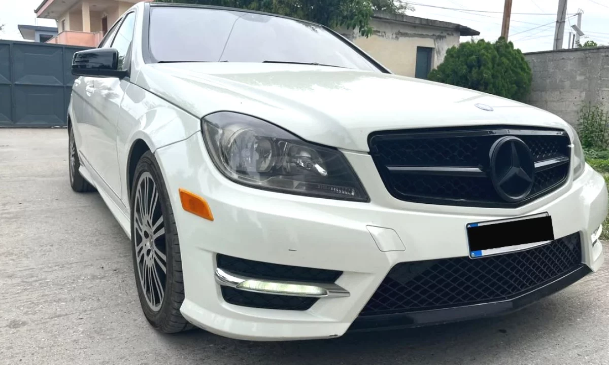 Makina ne shitje ne Tirane, Mercedes-Benz, 2012 gasoline-gas,Kambio Automatik Pagesa 9,999  Euro.