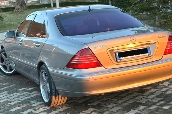 Makina ne shitje ne Tirane - 7,000 Euro