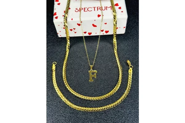 Accessori uomo e donna a Tirana - 15 Euro