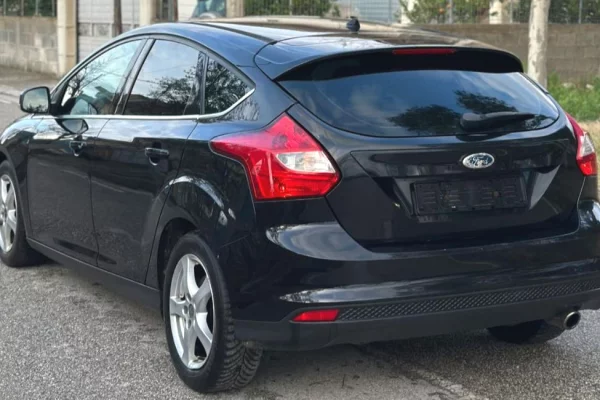 Makina ne shitje ne Tirane - 4,200 Euro