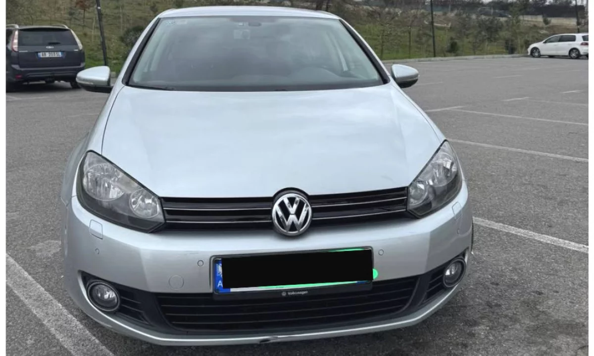 Makina ne shitje ne Tirane, Volkswagen, 2011 Diesel,Kambio Automatik Pagesa 6,500  Euro.