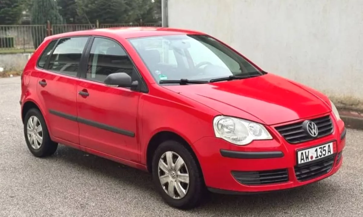 Makina ne shitje ne Tirane, Volkswagen, 2006 Benzine,Kambio Manual Pagesa 2,200  Euro.