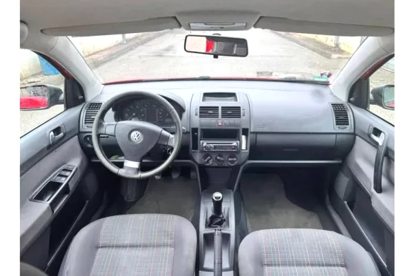 Makina ne shitje ne Tirane - 2,200 Euro