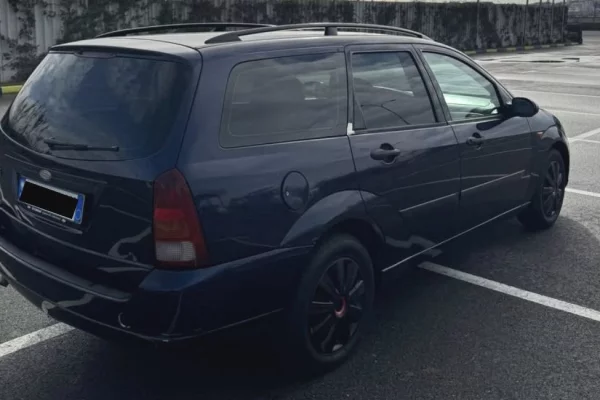 Makina ne shitje ne Tirane - 1,300 Euro