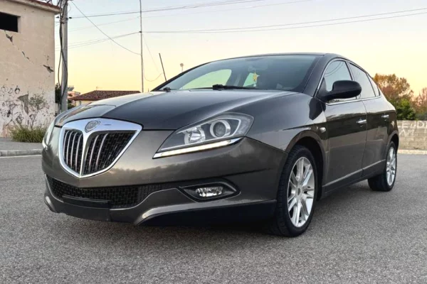Cars for sale in Tirana, Lancia, 2010 Diesel,Kambio Automatik Payment 3,400  Euro.